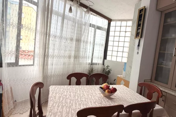 Appartamento in vendita a Tirana 2+1, Arredato