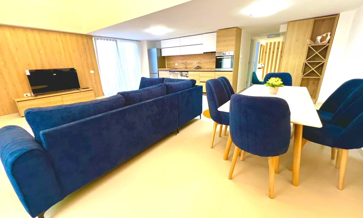 Shtepi me qera Apartament ne Tirane, 3+1, Mobilimi E mobiluar, Pagesa 1,400  Euro.