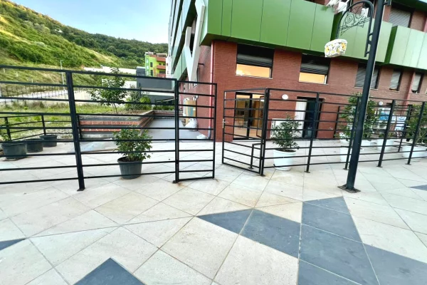 Shtepi me qera Apartament ne Tirane, 3+1, Mobilimi E mobiluar, Pagesa 1,400  Euro.