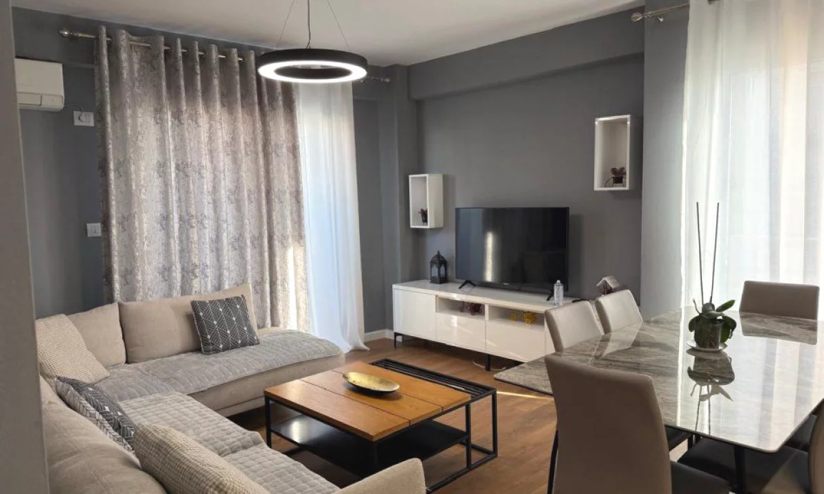 Shtepi me qera Apartament ne Tirane, 1+1, Mobilimi E mobiluar, Pagesa 750  Euro.