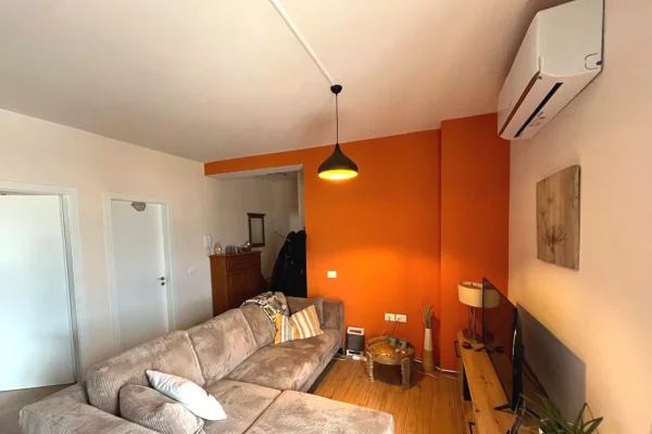 Shtepi ne shitje Apartament ne Tirane, 2+1, Mobilimi Pjeserisht e mobiluar, Pagesa 205,000  Euro.