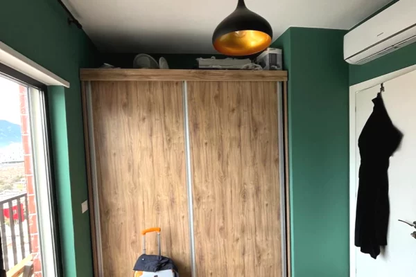 Shtepi ne shitje Apartament ne Tirane, 2+1, Mobilimi Pjeserisht e mobiluar, Pagesa 205,000  Euro.