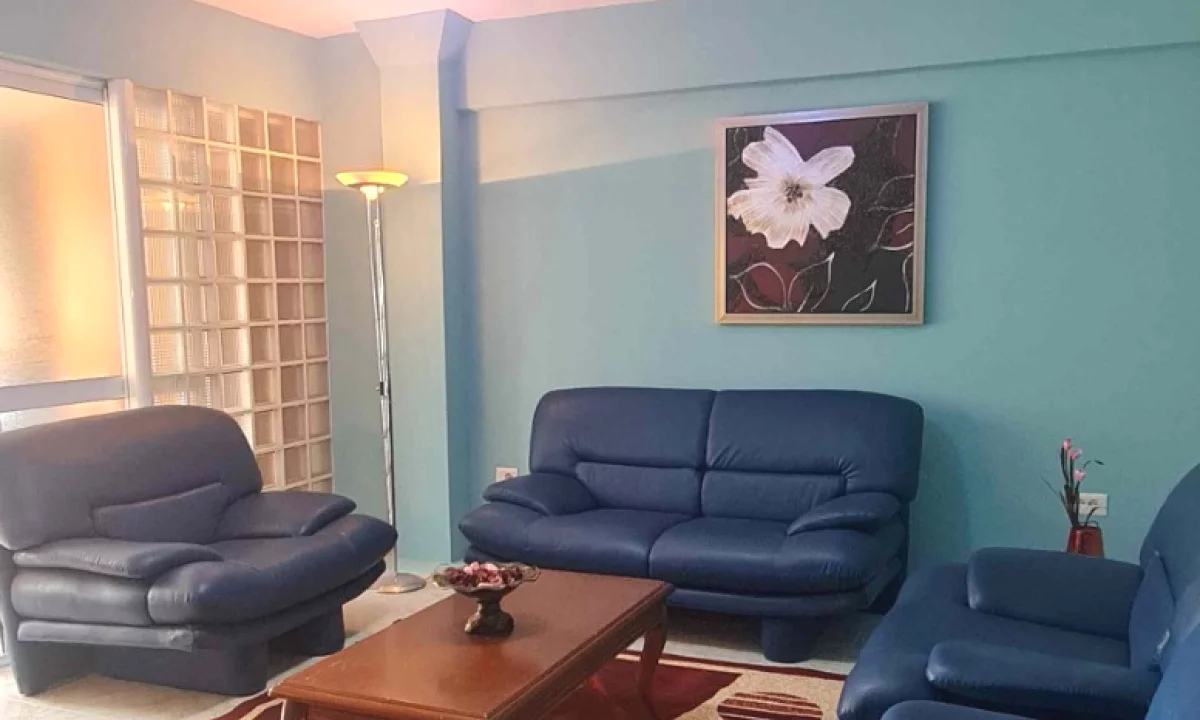 Shtepi me qera Apartament ne Tirane, 3+1, Mobilimi E mobiluar, Pagesa 50,000  Leke.