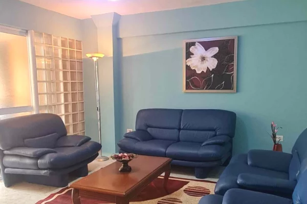 Jepet me qera apartment 3+1 tek Zogu i zi/500 ALL