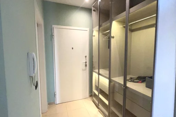 Shtepi me qera Apartament ne Tirane, 1+1, Mobilimi E mobiluar, Pagesa 1,200  Euro.