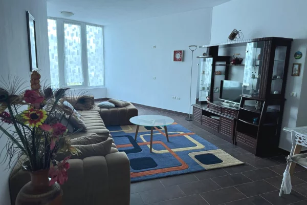 Appartamento in affitto a Tirana 2+1, Arredato