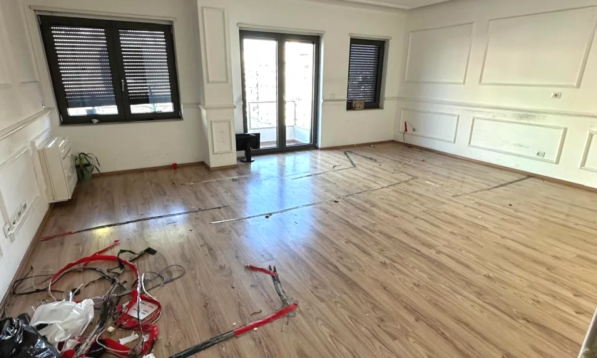 Shtepi me qera Apartament ne Tirane, 2+1, Mobilimi Bosh, pa mobiluar, Pagesa 1,200  Euro.