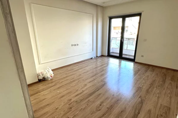 Shtepi me qera Apartament ne Tirane, 2+1, Mobilimi Bosh, pa mobiluar, Pagesa 1,200  Euro.