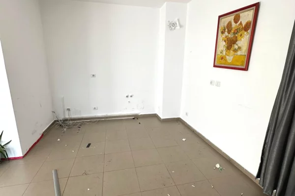 Shtepi me qera Apartament ne Tirane, 1+1, Mobilimi Bosh, pa mobiluar, Pagesa 1,000  Euro.