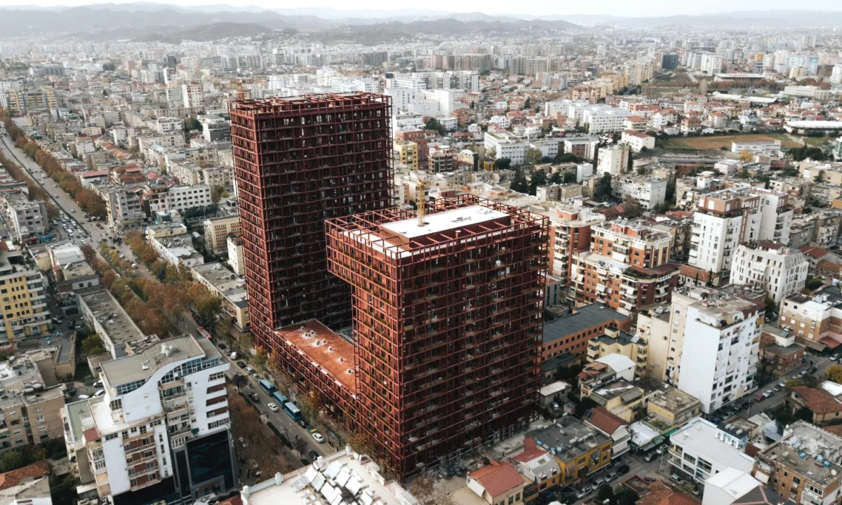 Shtepi me qera Apartament ne Tirane, 2+1, Mobilimi Bosh, pa mobiluar, Pagesa 2,000  Euro.