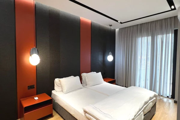 Shtepi me qera Apartament ne Tirane, 2+1, Mobilimi E mobiluar, Pagesa 2,000  Euro.