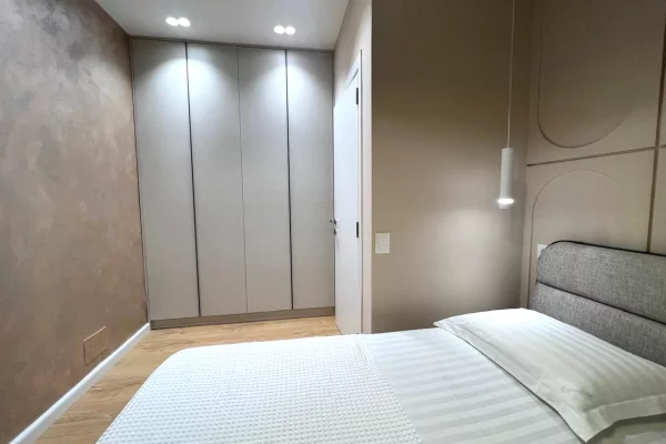 Shtepi me qera Apartament ne Tirane, 2+1, Mobilimi E mobiluar, Pagesa 1,600  Euro.