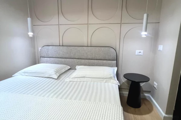 Shtepi me qera Apartament ne Tirane, 2+1, Mobilimi E mobiluar, Pagesa 1,600  Euro.