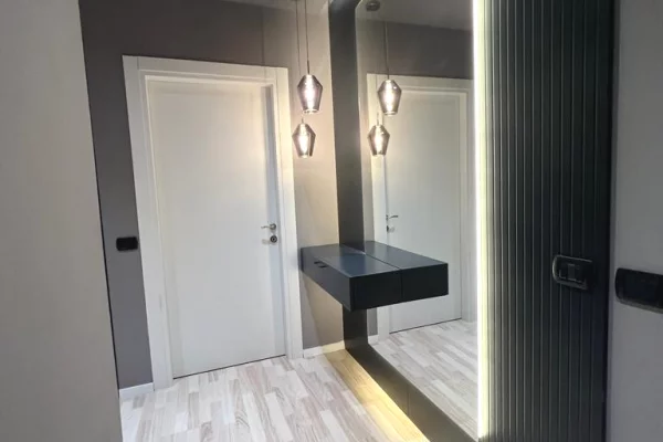 Shtepi me qera Apartament ne Tirane, 1+1, Mobilimi E mobiluar, Pagesa 1,400  Euro.