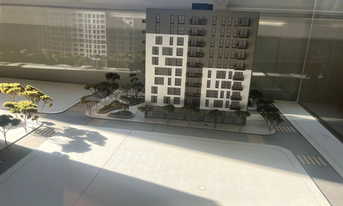 Shtepi ne shitje Apartament ne Tirane, 3+1, Mobilimi Bosh, pa mobiluar, Pagesa 220,000  Euro.