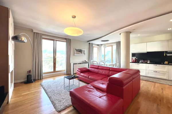 Appartamento in affitto a Tirana 2+1, Arredato