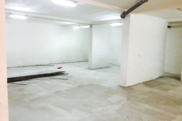 Business Property in Sale 3+1 in Tirana - 270,000 Euro