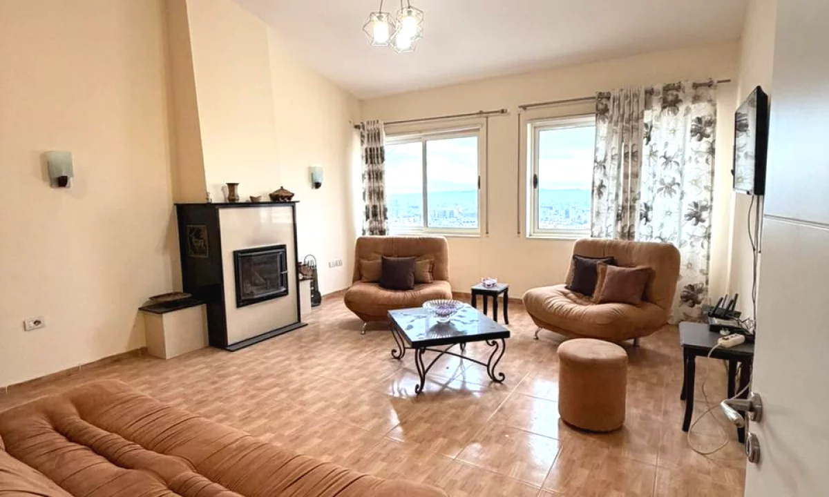 Shtepi ne shitje Apartament ne Tirane, 2+1, Mobilimi E mobiluar, Pagesa 175,000  Euro.