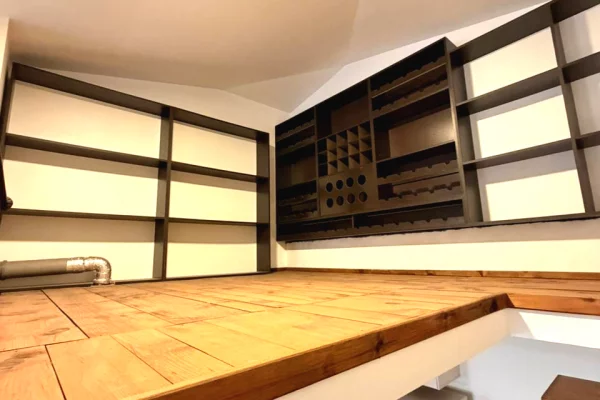 Shtepi ne shitje Apartament ne Tirane, 2+1, Mobilimi E mobiluar, Pagesa 175,000  Euro.