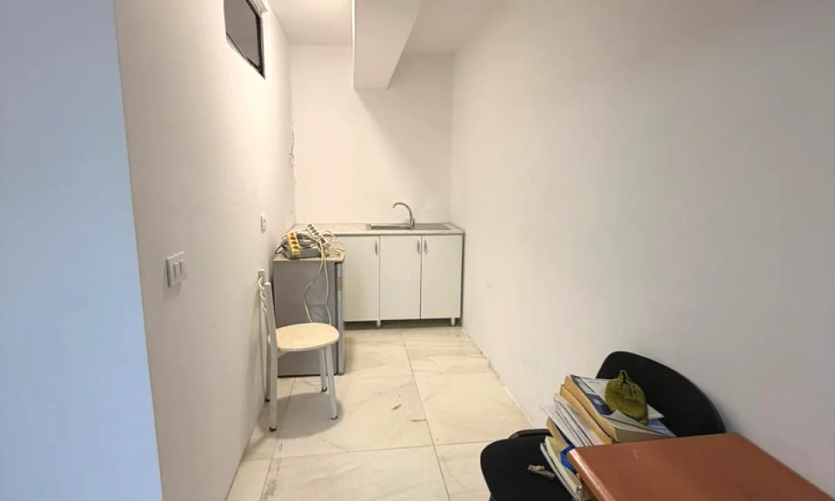 Appartamento in vendita a Tirana Garsoniere, Arredato