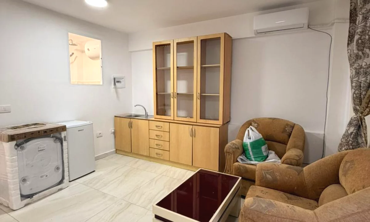 Shtepi ne shitje Apartament ne Tirane, 1+1, Mobilimi Pjeserisht e mobiluar, Pagesa 55,000  Euro.