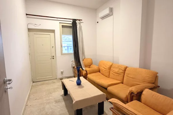 Shtepi ne shitje Apartament ne Tirane, 2+1, Mobilimi Pjeserisht e mobiluar, Pagesa 110,000  Euro.