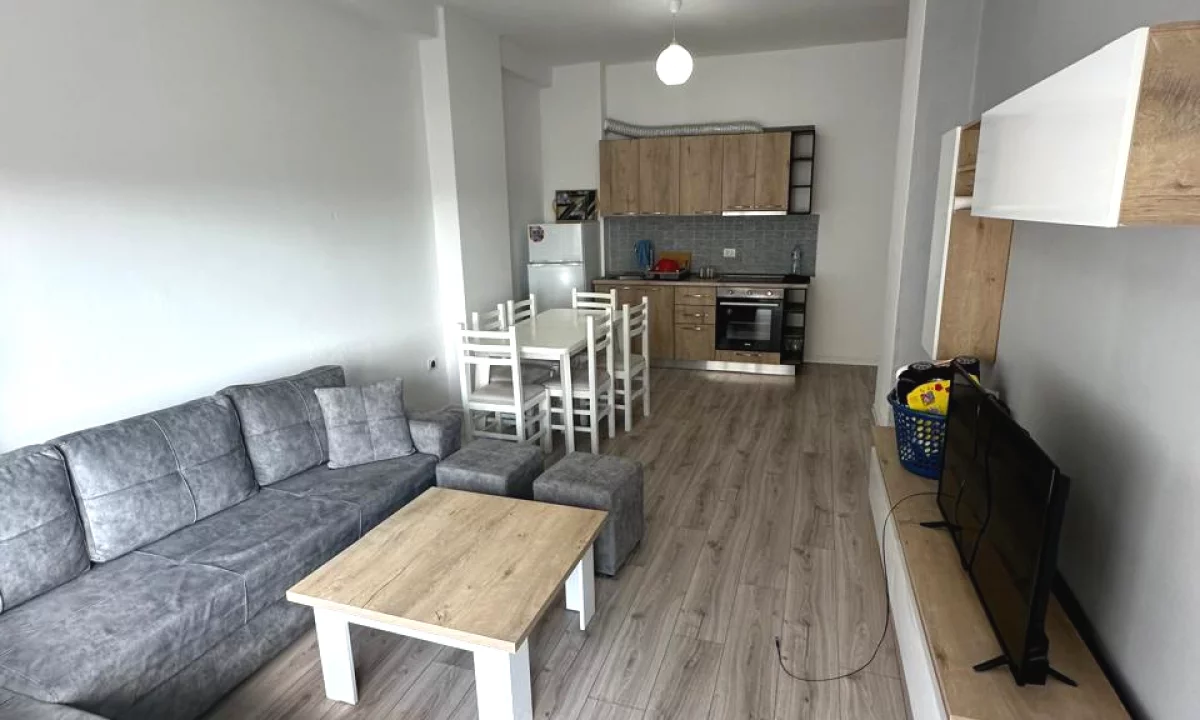 Shtepi me qera Apartament ne Tirane, 2+1, Mobilimi E mobiluar, Pagesa 40,000  Leke.