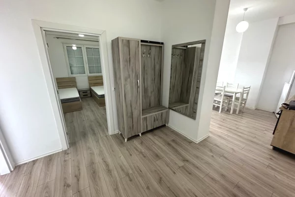 Shtepi me qera Apartament ne Tirane, 2+1, Mobilimi E mobiluar, Pagesa 40,000  Leke.