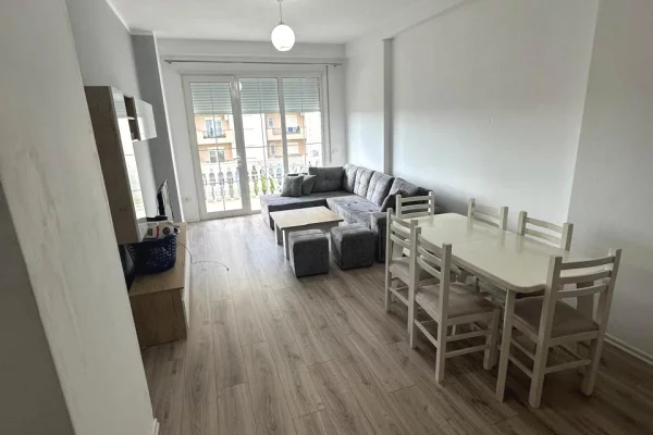 Shtepi me qera Apartament ne Tirane, 2+1, Mobilimi E mobiluar, Pagesa 40,000  Leke.