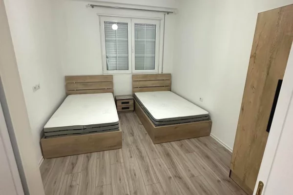 Shtepi me qera Apartament ne Tirane, 2+1, Mobilimi E mobiluar, Pagesa 40,000  Leke.