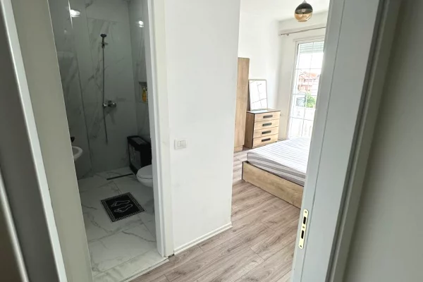 Shtepi me qera Apartament ne Tirane, 2+1, Mobilimi E mobiluar, Pagesa 40,000  Leke.