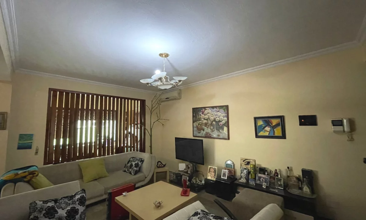 Shtepi me qera Apartament ne Tirane, 3+1, Mobilimi E mobiluar, Pagesa 1,500  Euro.