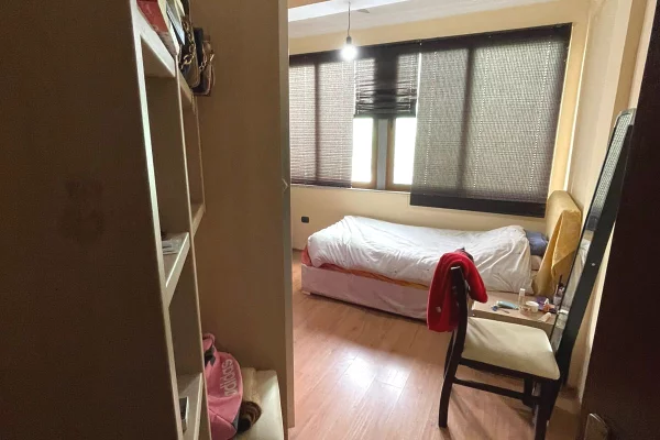 Shtepi me qera Apartament ne Tirane, 3+1, Mobilimi E mobiluar, Pagesa 1,500  Euro.