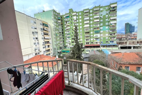Shtepi me qera Apartament ne Tirane, 3+1, Mobilimi E mobiluar, Pagesa 1,500  Euro.