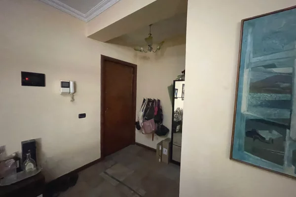 Shtepi me qera Apartament ne Tirane, 3+1, Mobilimi E mobiluar, Pagesa 1,500  Euro.