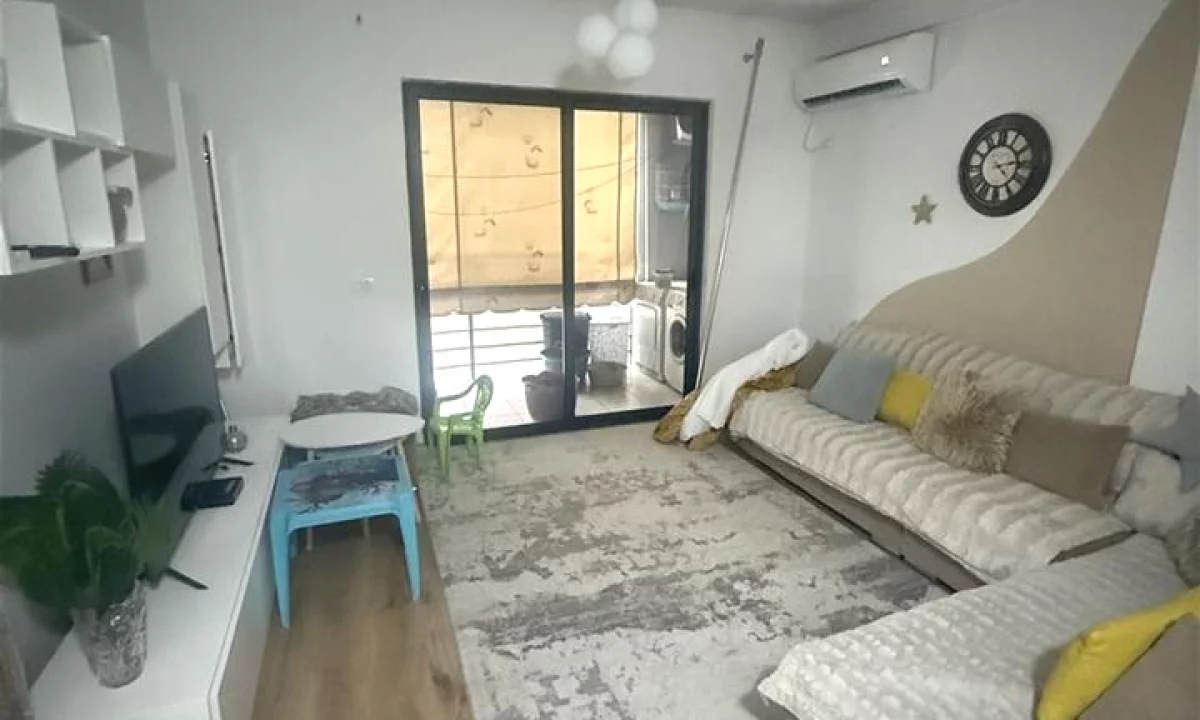 Shtepi ne shitje Apartament ne Tirane, 2+1, Mobilimi E mobiluar, Pagesa 162,000  Euro.