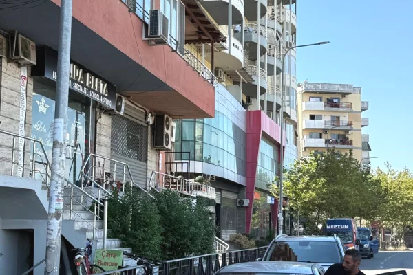 Jepet me qera ambient biznesi tek Kodra e Diellit/55,000 LEKE