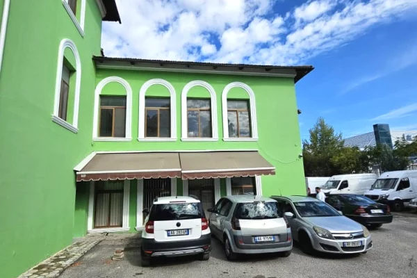 Jepet me qera ambient biznesi ne Kombinat/700 euro