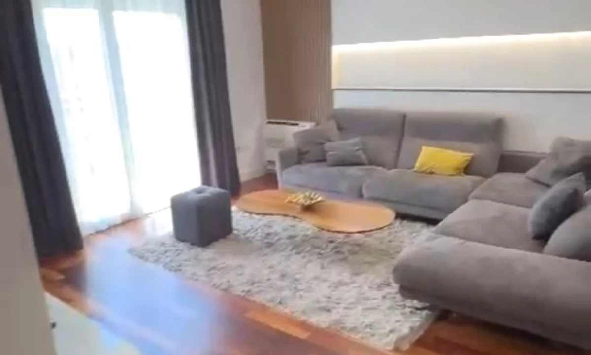 Shtepi ne shitje Apartament ne Tirane, 3+1, Mobilimi E mobiluar, Pagesa 200,000  Euro.