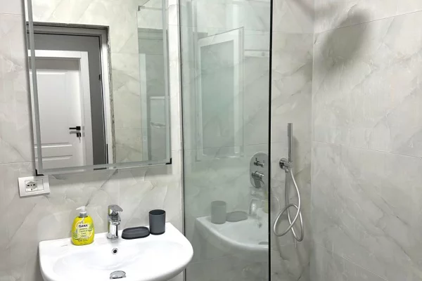 Appartamento in affitto a Tirana 2+1, Arredato