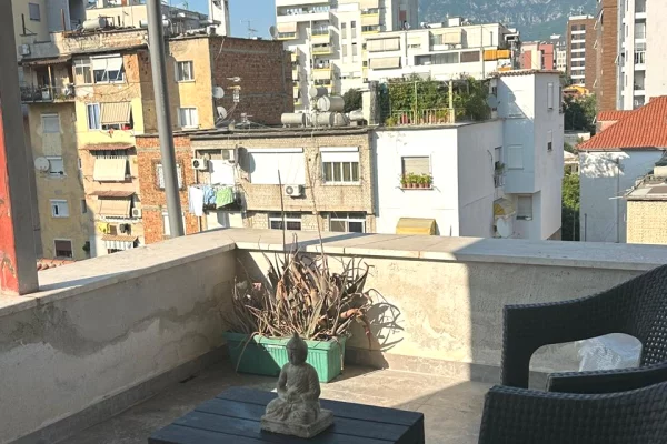 Appartamento in affitto a Tirana 2+1, Arredato