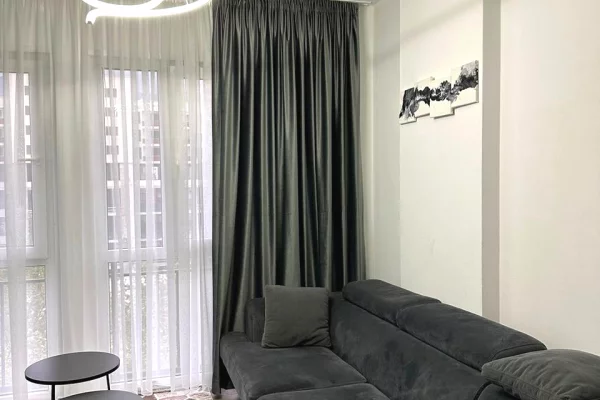 Jepet me qera super apartament 1+1 tek 5 Maji/600 euro