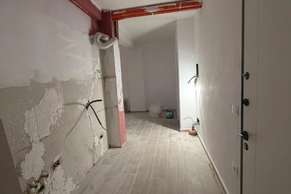 Appartamento in vendita a Tirana 2+1, Arredato