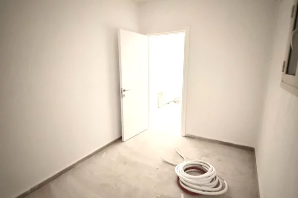 Appartamento in vendita a Tirana 2+1, Arredato