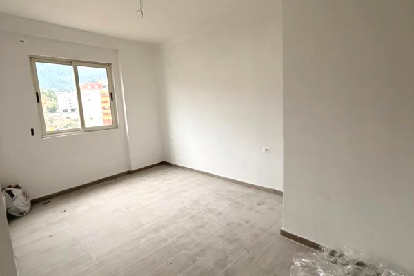 Appartamento in vendita a Tirana 2+1, Vuoto
