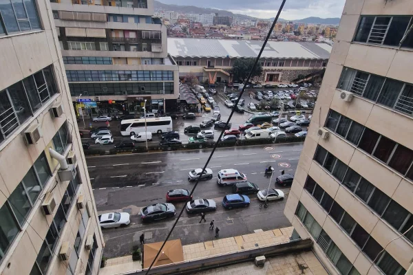 Appartamento in vendita a Tirana 3+1, SemiArredato