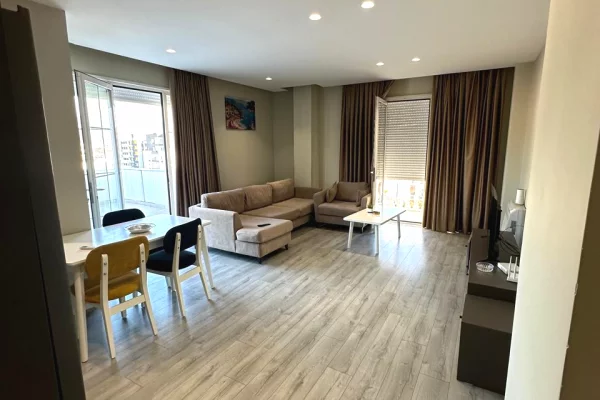 Jepet me qera super apartament 2+1+ verande ne Kamez 