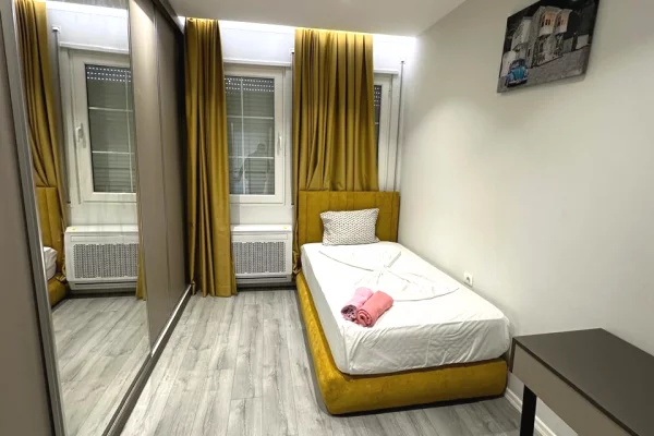 Shtepi me qera Apartament ne Tirane, 2+1, Mobilimi E mobiluar, Pagesa 600  Euro.