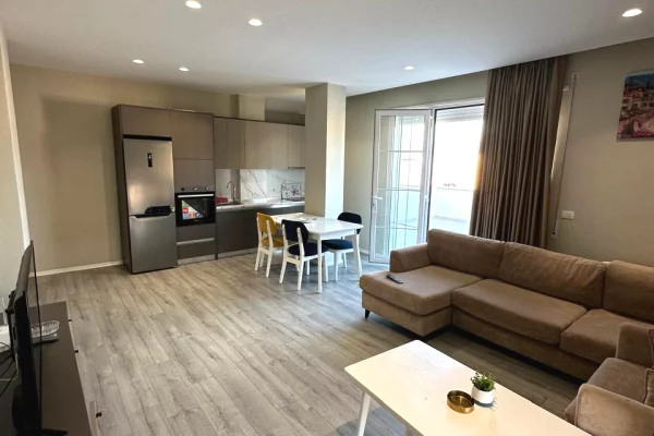 Shtepi me qera Apartament ne Tirane, 2+1, Mobilimi E mobiluar, Pagesa 600  Euro.