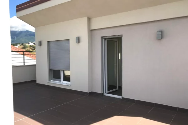 Shtepi ne shitje Vila Luksoze ne Tirane, 6+1, Mobilimi E mobiluar, Pagesa 720,000  Euro.